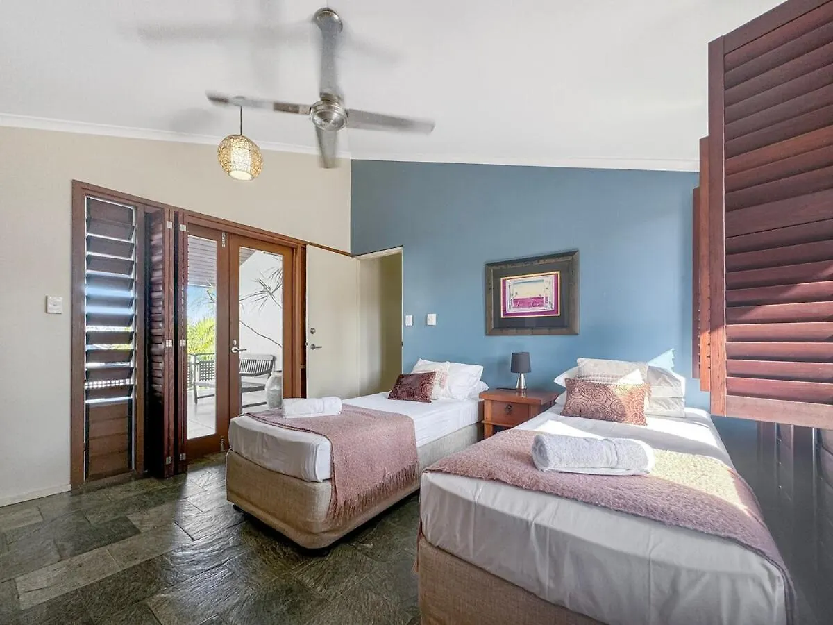 Wongalinga Beachfront Apt 5 Mission Beach