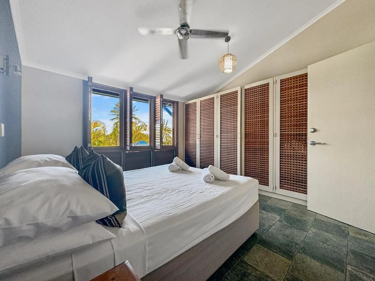 Wongalinga Beachfront Apt 5 Mission Beach Apartment